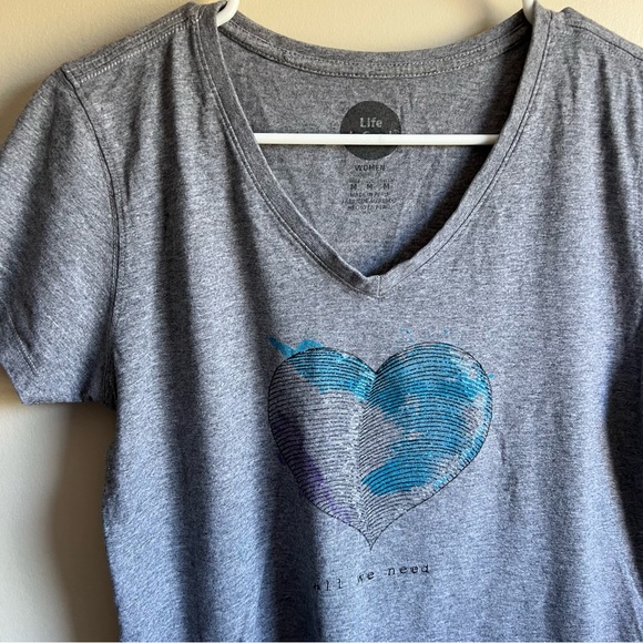 Life is Good Gray Heart Graphic Short Sleeve Tee T-shirt - Picture 2 of 6